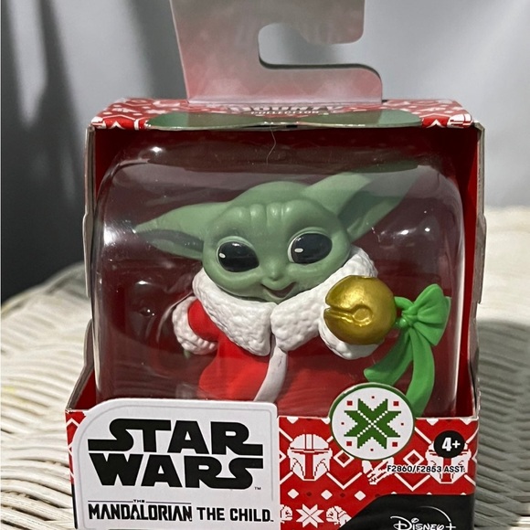 Star Wars Mandalorian The Child Bounty Collection Holiday Edition Set of 3 - Picture 2 of 4